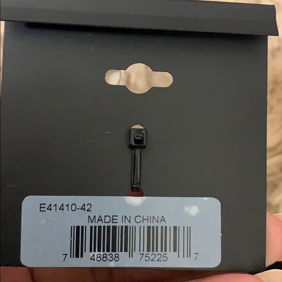 LAST CHANCE Guess Stainless Steel Hematite Rhodium Band Ring. - Picture 5 of 6